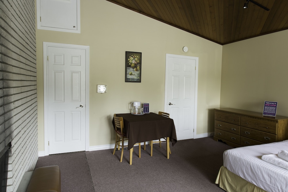 Elevate Rooms Parkside Retreat B&B - Image 3