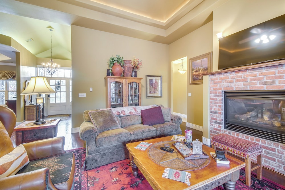 Lakefront Home w/ Furnished Deck in Grove!