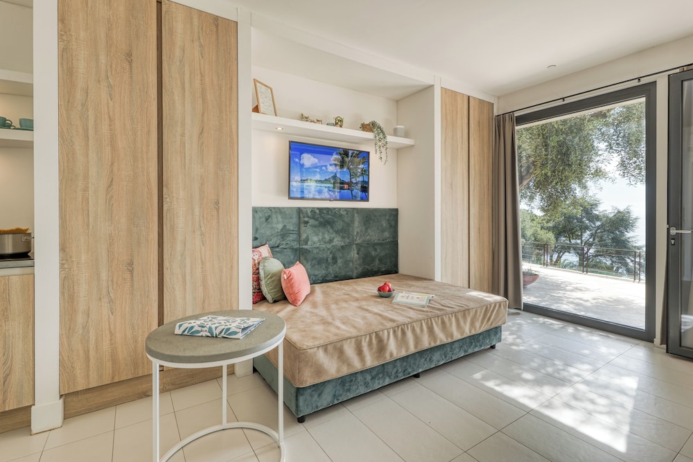 Holiday Resort Balzi Rossi