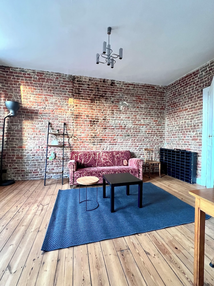 Spacious Family Apartment Midi