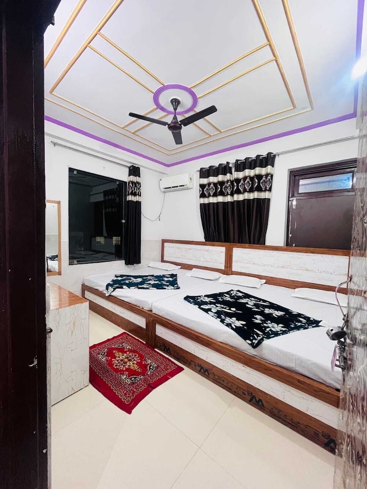 New khandelwal Guest House