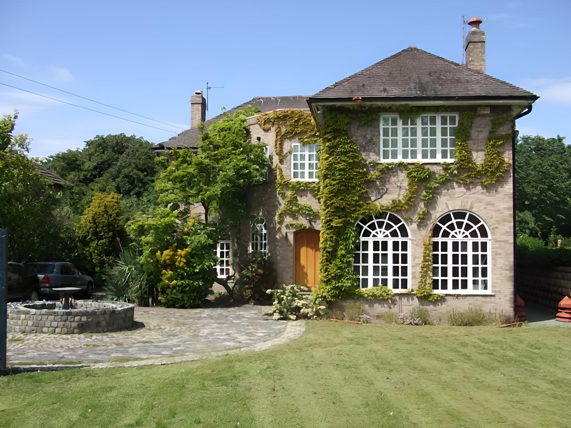 Roseview B & B