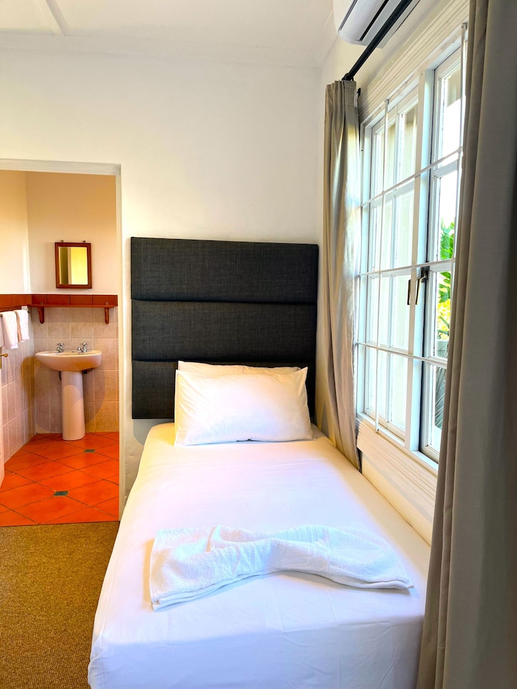 Guinea Fowl Lodge