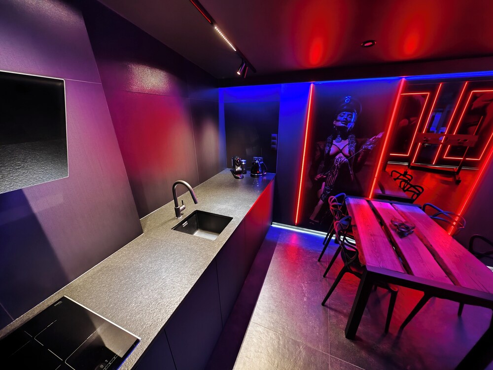 Love Apartment close to national stadium