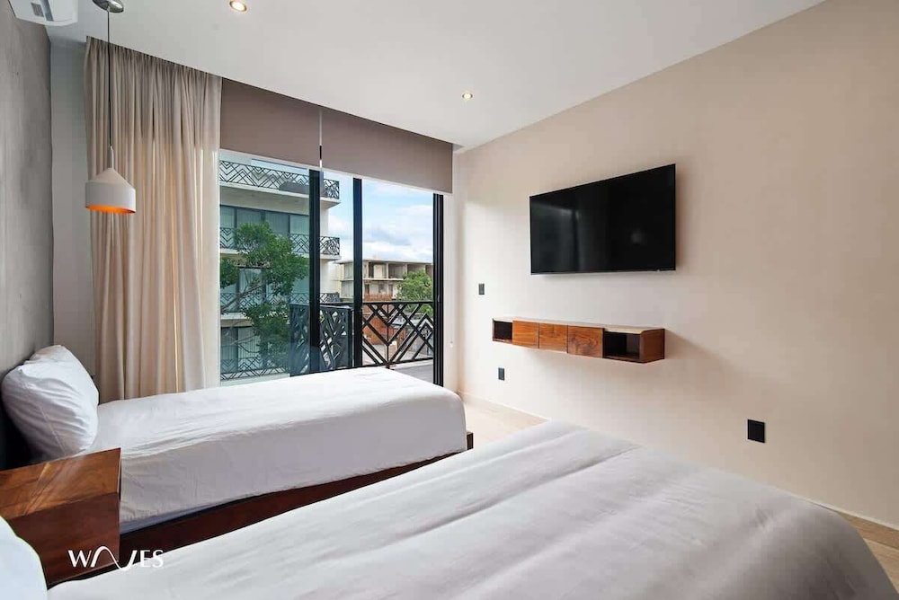 2 BR Apartment With Spacious Loft Close From Beach Zone