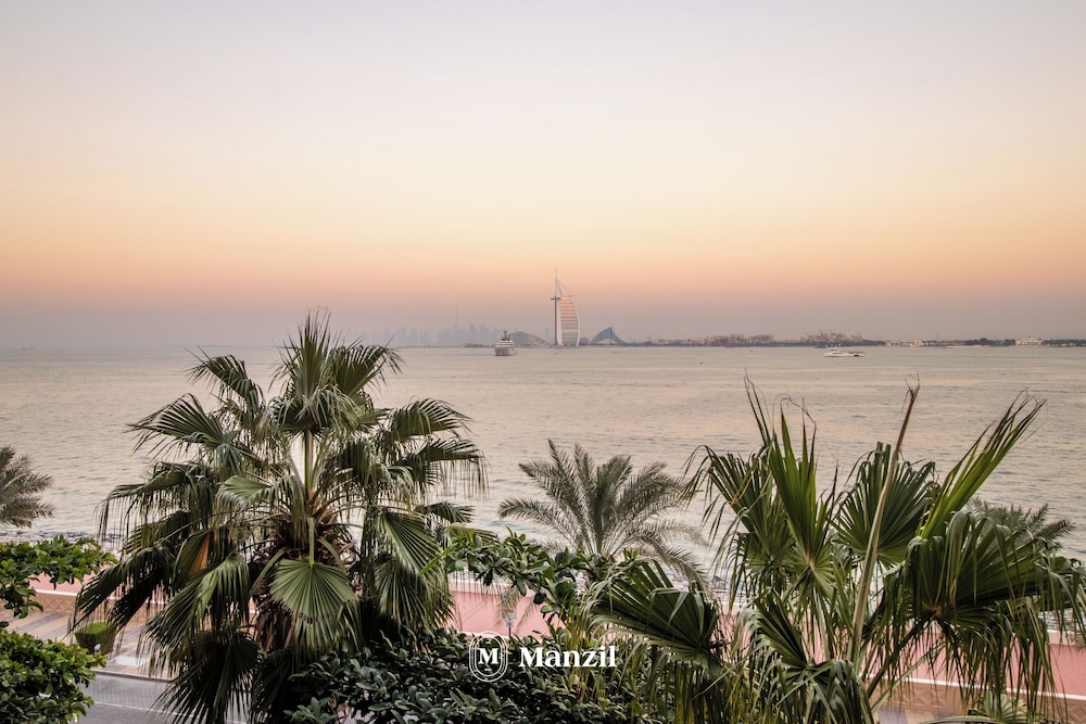 Manzil - 1BR in Palm with Sea View