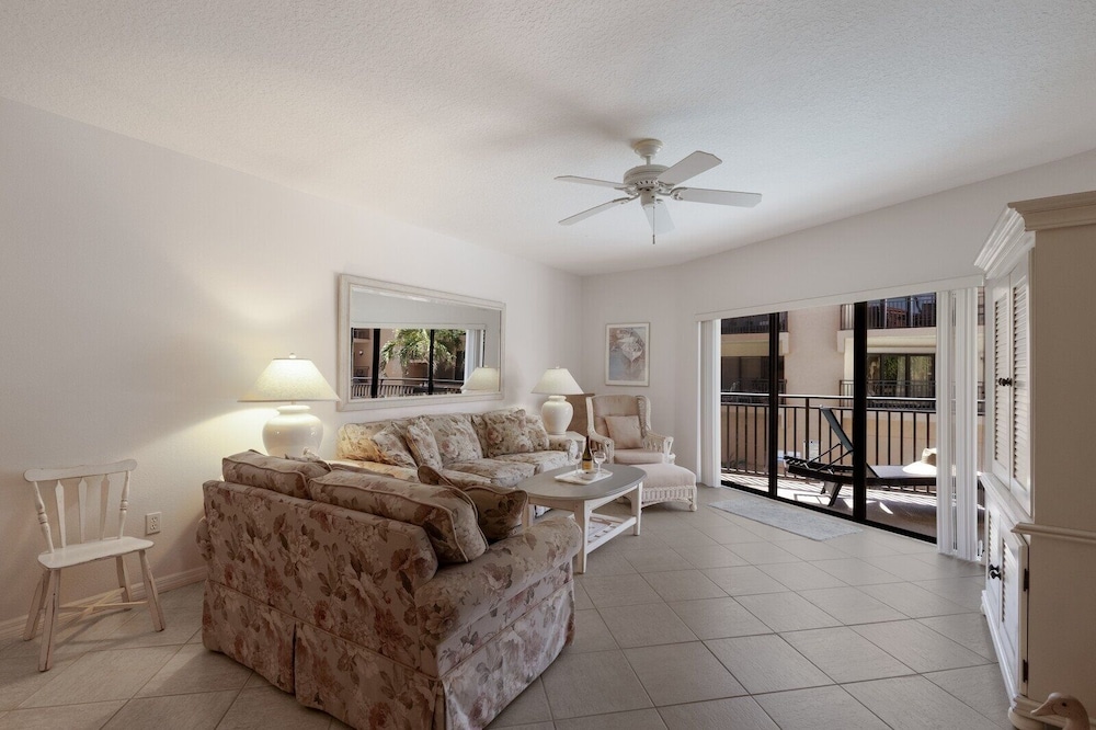 Playa Encantada 106 2 Bedroom Condo