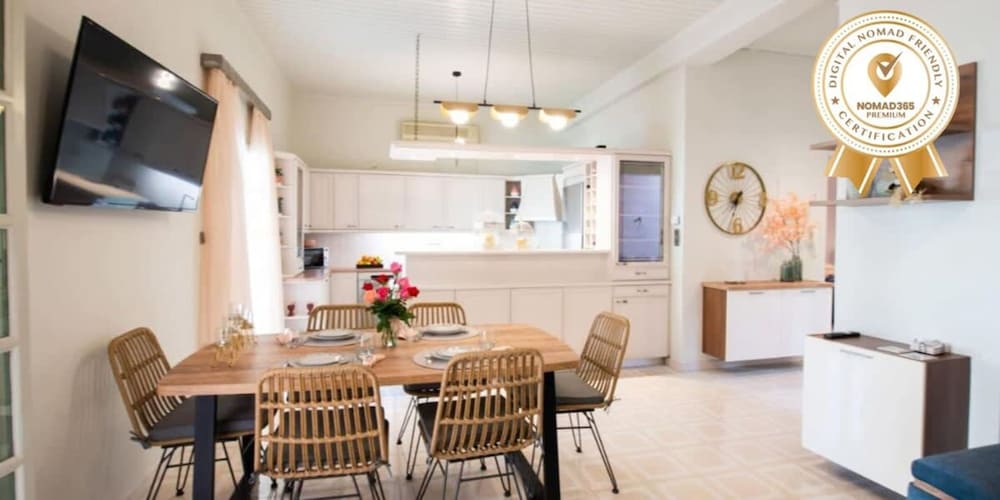 Dolce Favola Nomad Casa - Kalamata s City Getaway