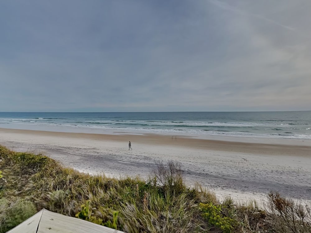 Pelican Nest by Topsail Realty