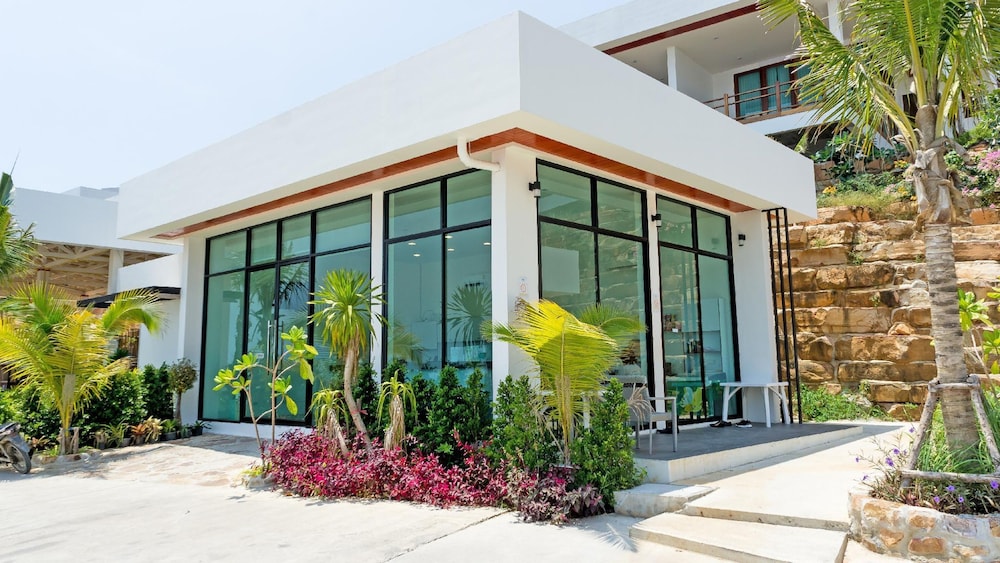 Hotel Phi Phi Mountain Beach Resort