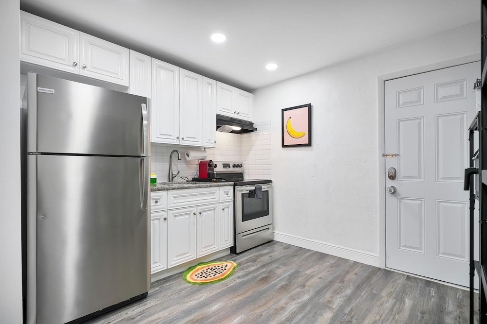 Vacay Spot Wynwood Deco 2 Kitchens BBQ Patio Vibes