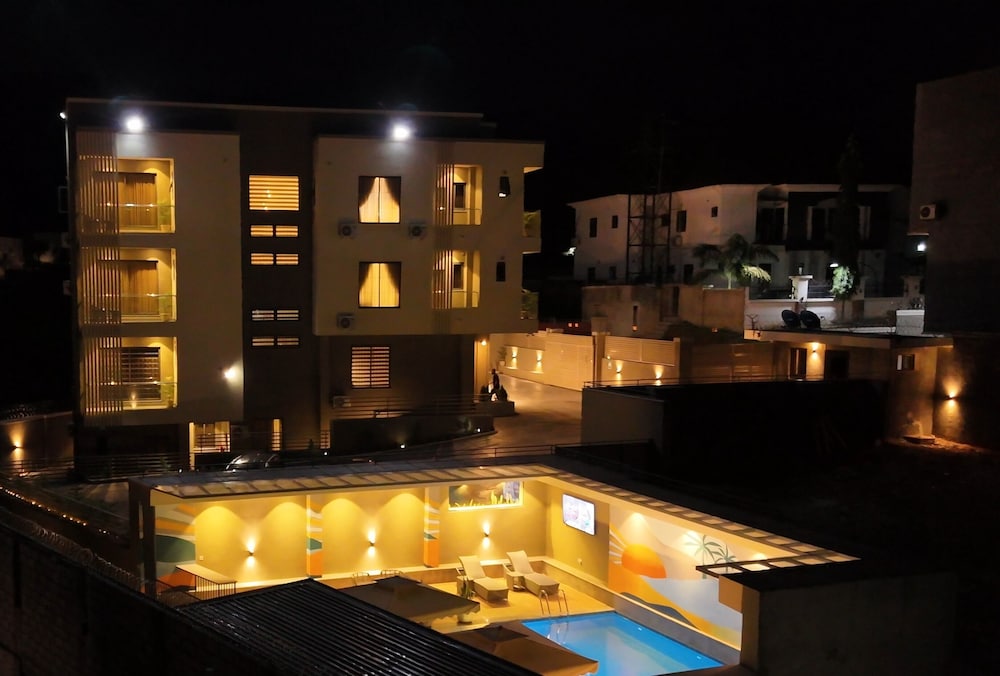 HOUSE 3204