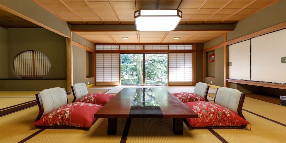 Awazu-Spa Tourist Hotel Kitahachi
