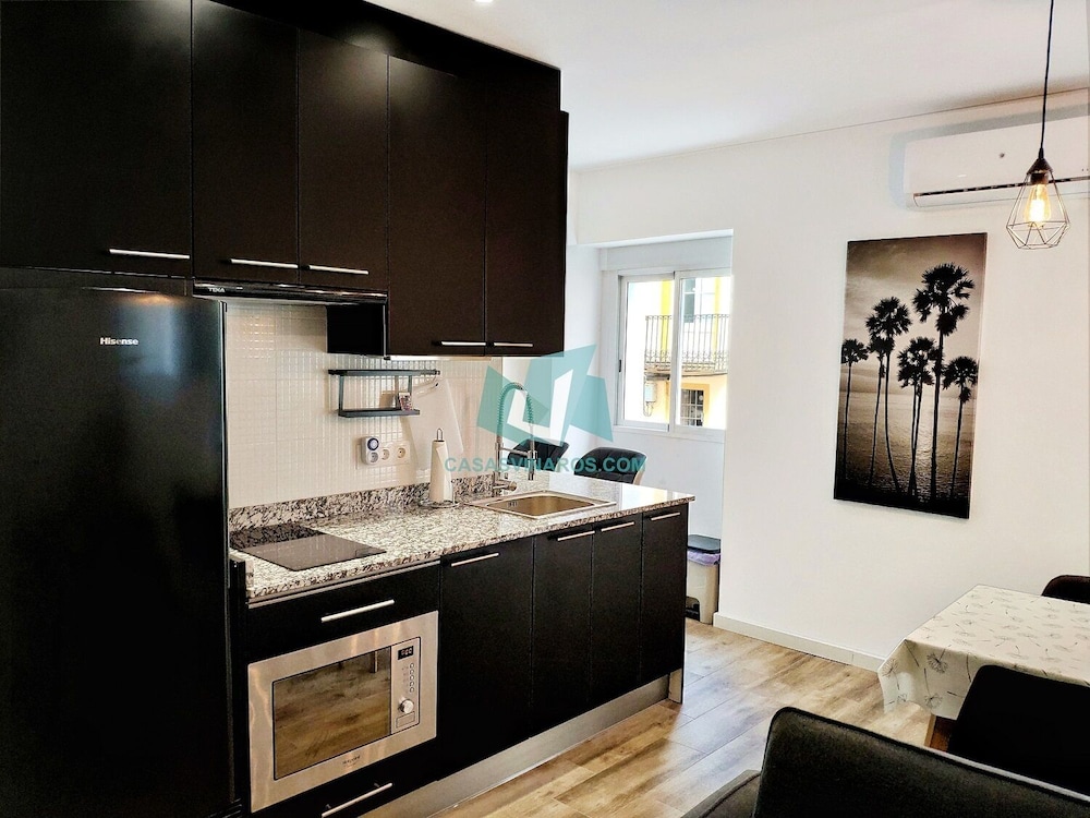 Holiday Apartment Near the Seafront Aircon and Wi-fi photo 2