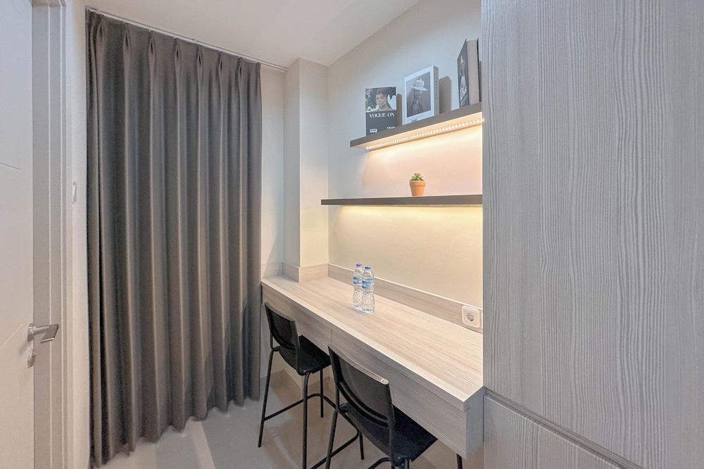Modern And Cozy 1Br At Grand Sungkono Lagoon Apartment