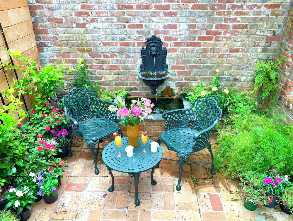 French Quarter Lanaux Mansion B & B