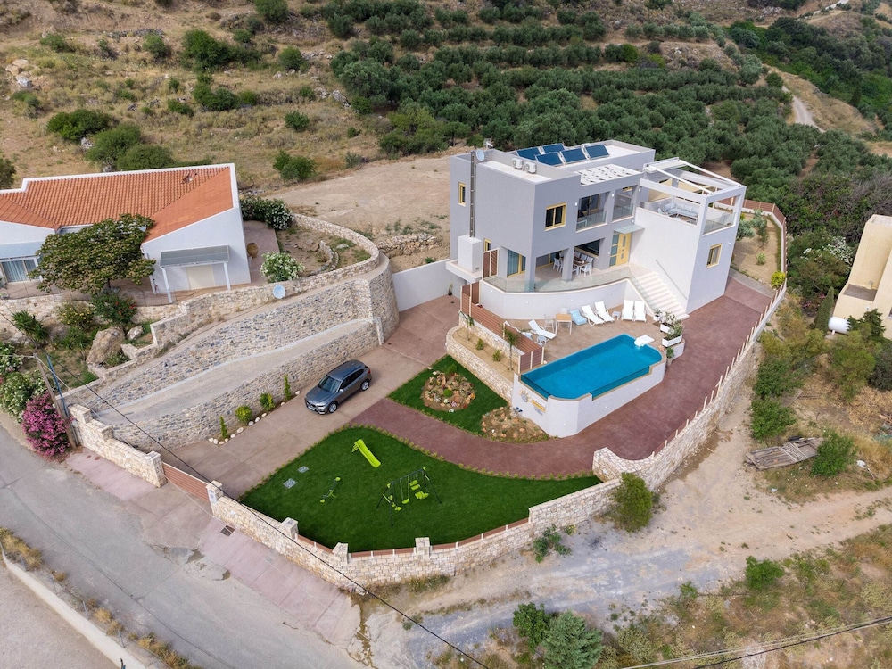 Villa in Mariou Near Plakias Beach