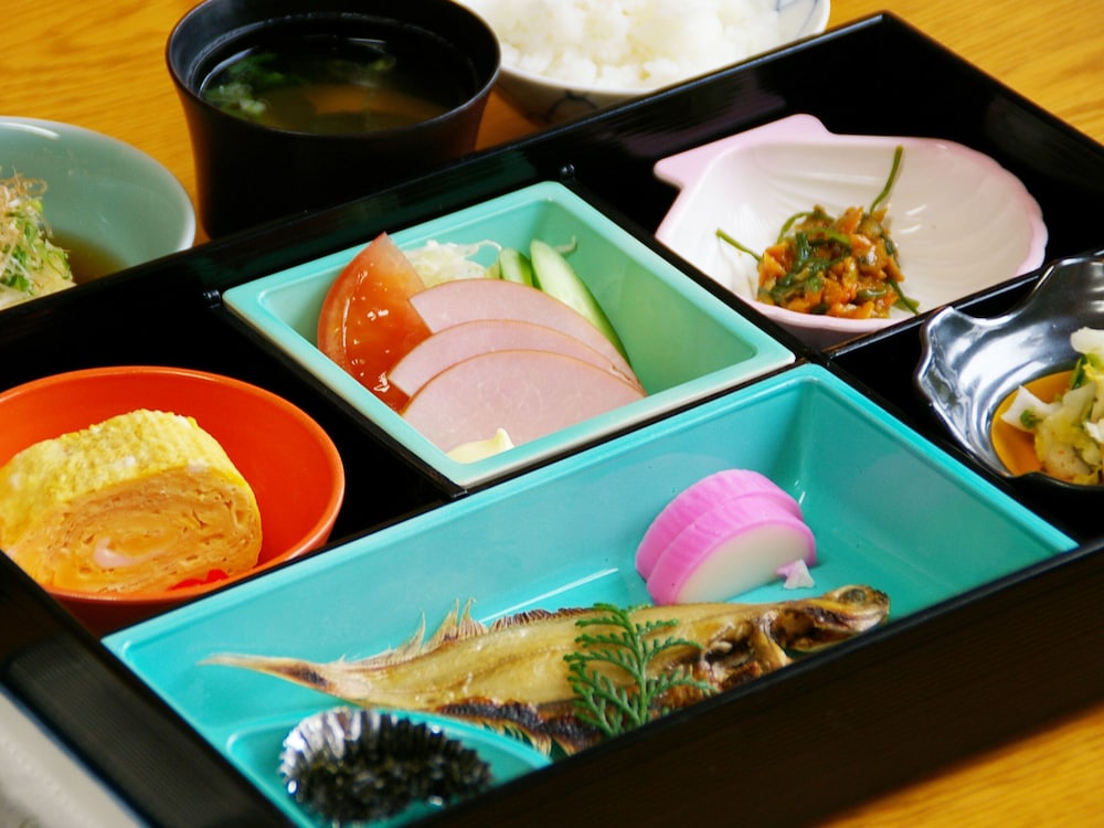Uminomieruyado Muramiya