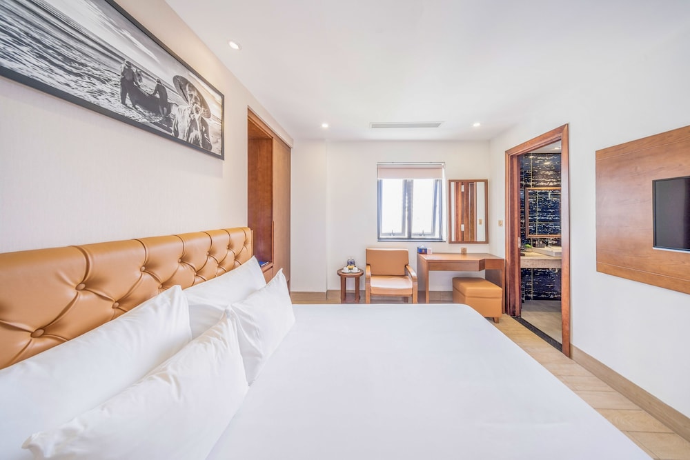 Sana Da Nang Beach Hotel 18