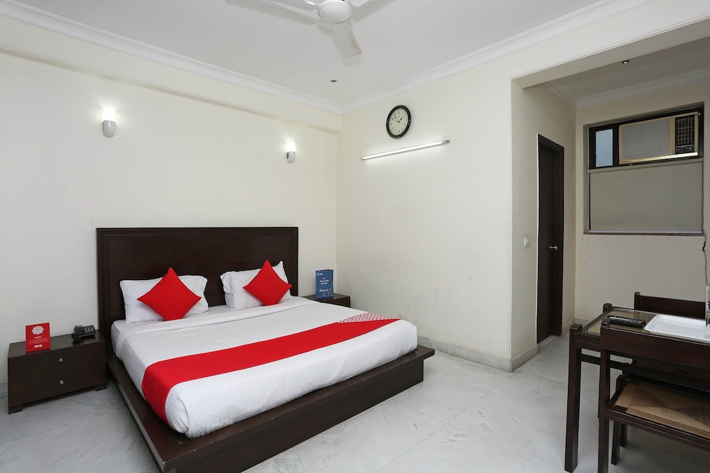 OYO 15822 Ryan Residency