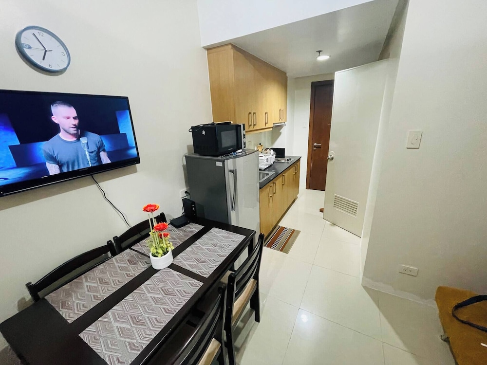 Fancy Pasay City Apartment for Rent - Mall of Asia Nearby Front of Mall Of Asia