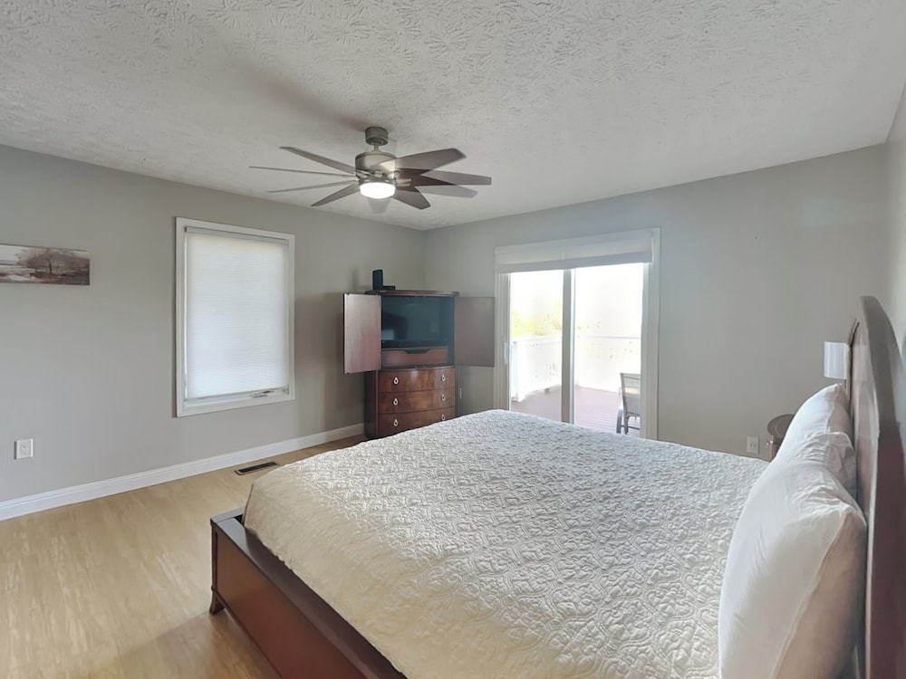 Tranquil Cove by Jackson Mountain Rentals