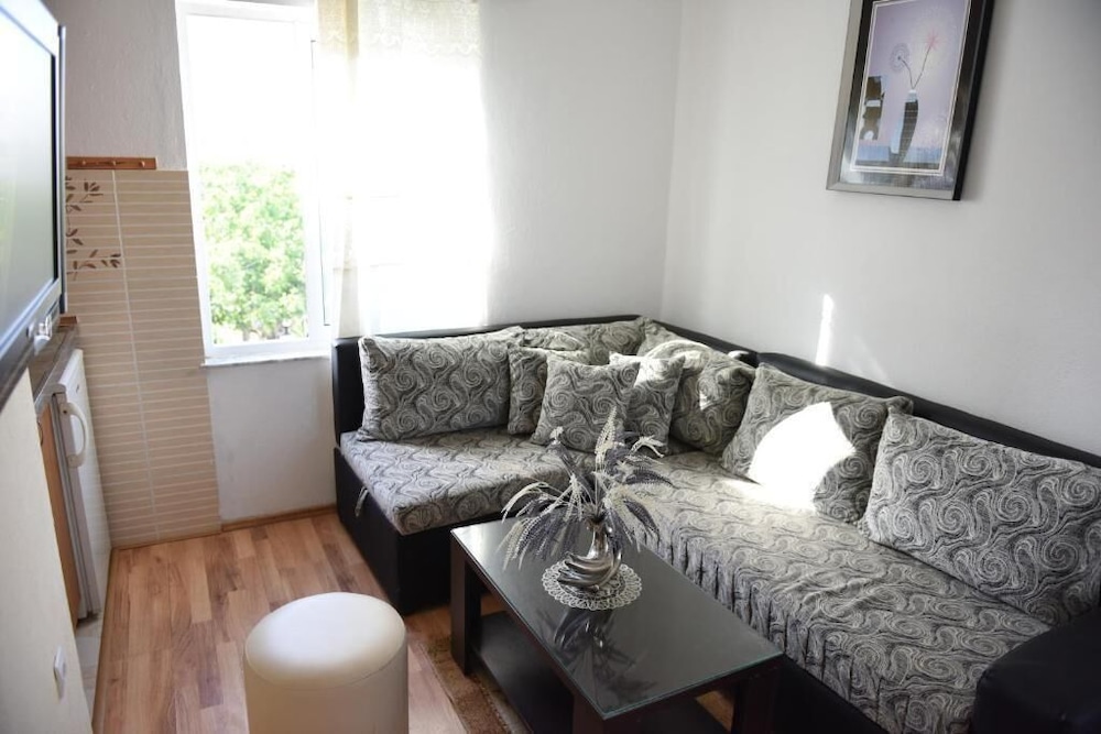 Apartments Cota