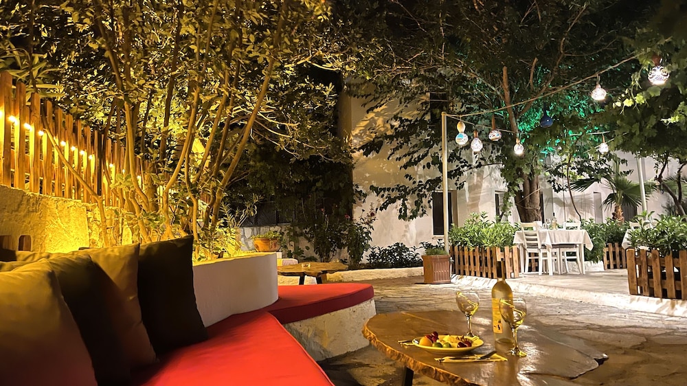 Esmana Otel - Image 12