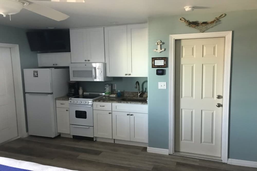 Beachgate Condo Suites And Hotel 231+233 2 Bedroom Condo view 4