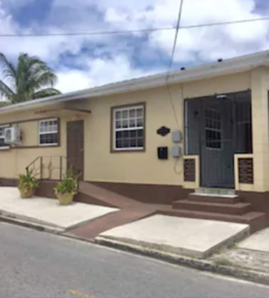 Hotel Sunset Oasis - Image 1