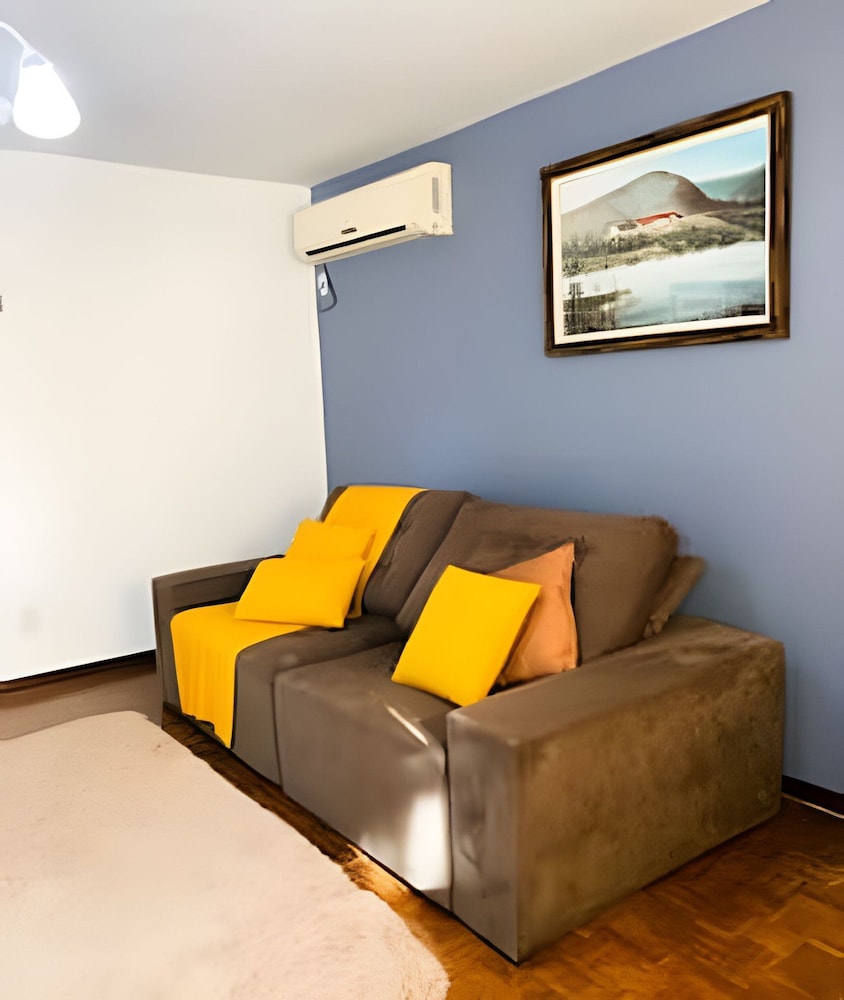 Casa 3 suites 1 quarto piscina AC 10 Hos