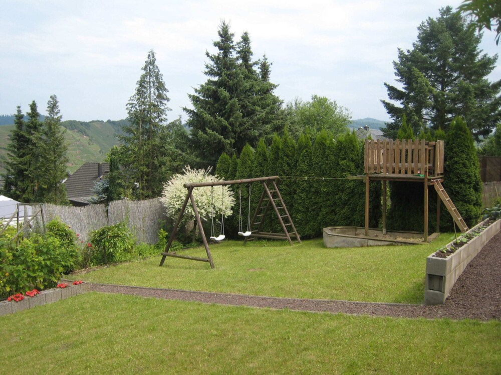 Comfortable Holiday Home Near Vineyards in Bremm