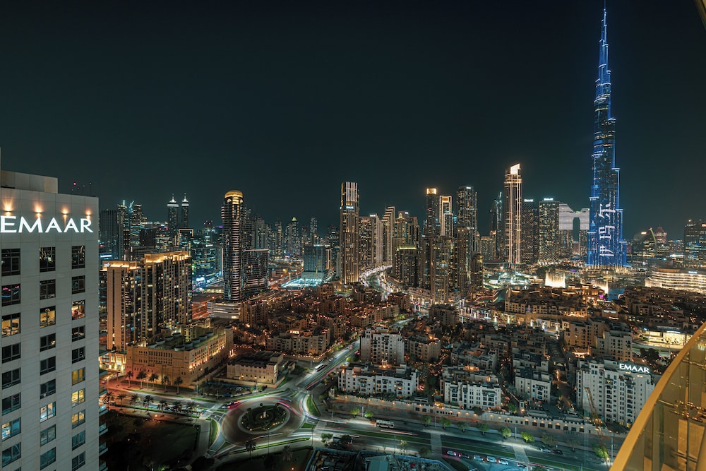DAMAC Suites by Hostiva – Burj & Fountain