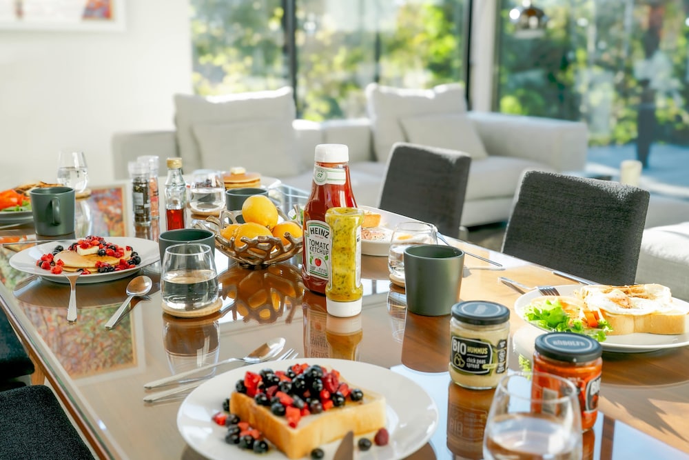 SUKH KARUIZAWA
