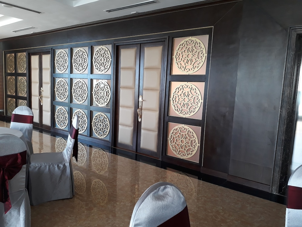 meeting & event spaces