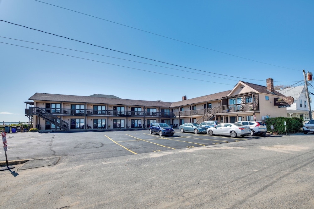 'beachfront 12' Condo on Old Orchard Beach