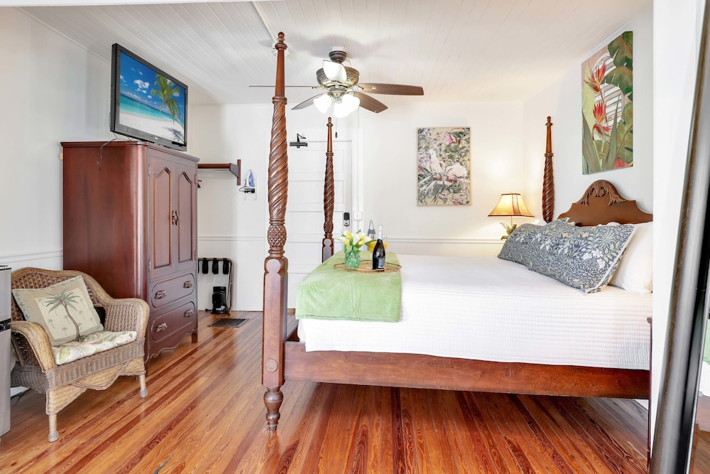 Hibiscus House Bed Breakfast Inn Parrot Room
