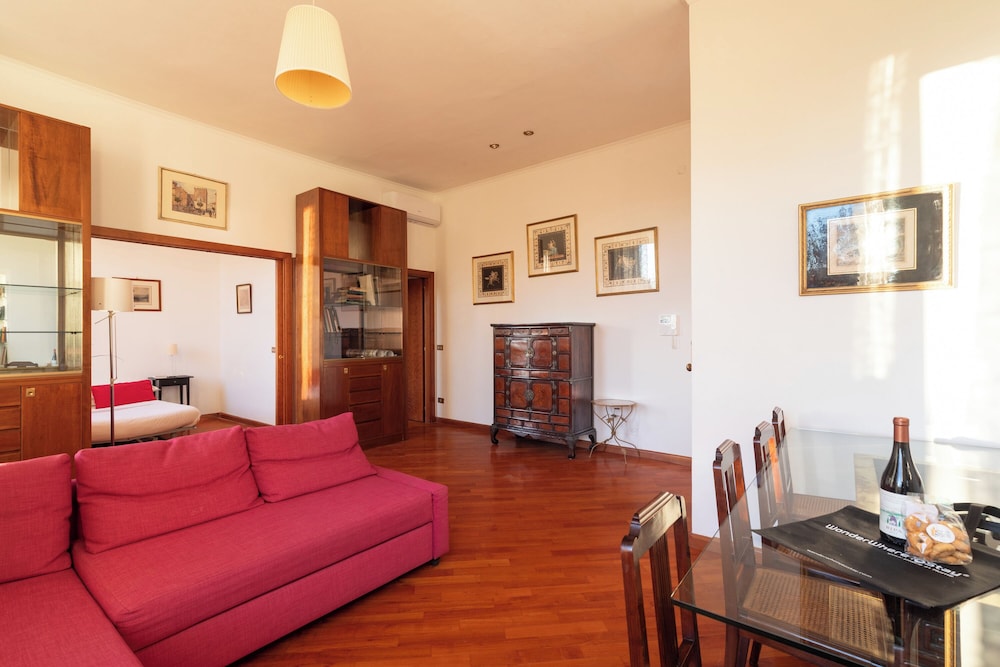 Esquilino Lightsome Apartment