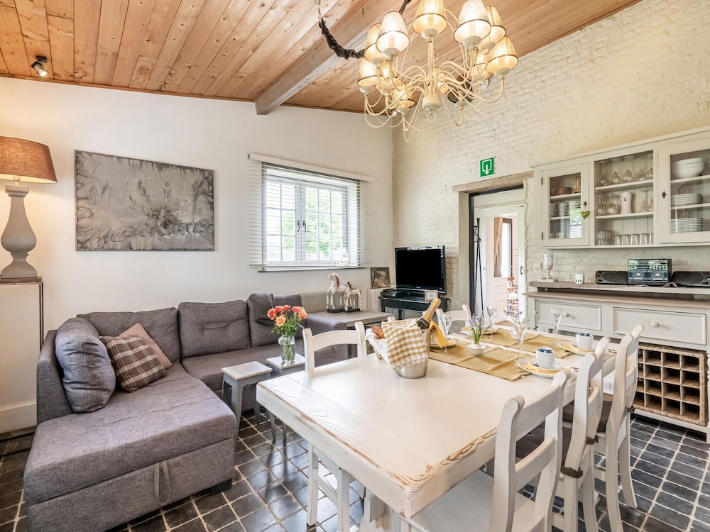 Holiday Home in West Flanders With Garden and Bubble Bath