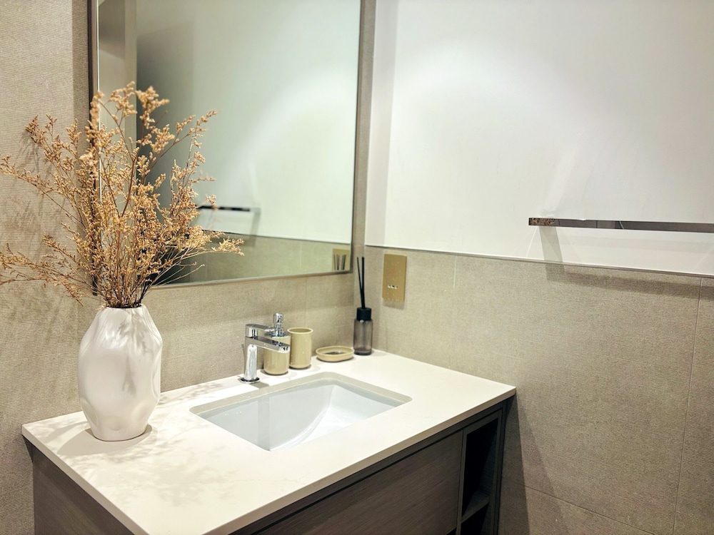 Luxury 1BR 5 star Apt Burj Khalifa View