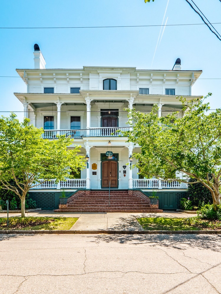 Hotel The Verandas - Image 1