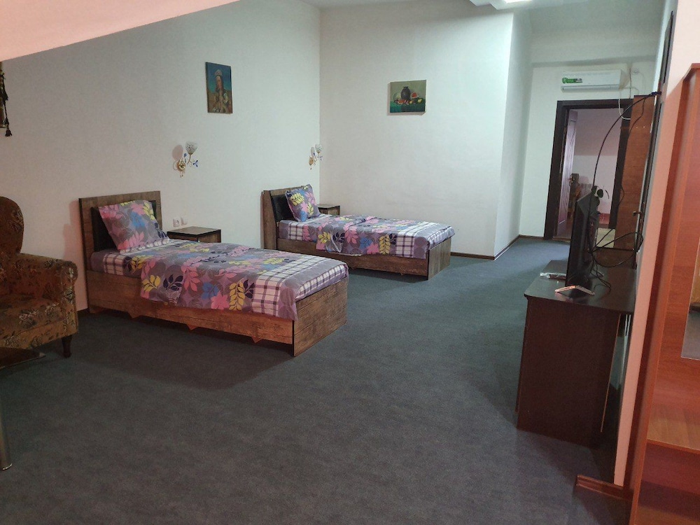 Photo 9