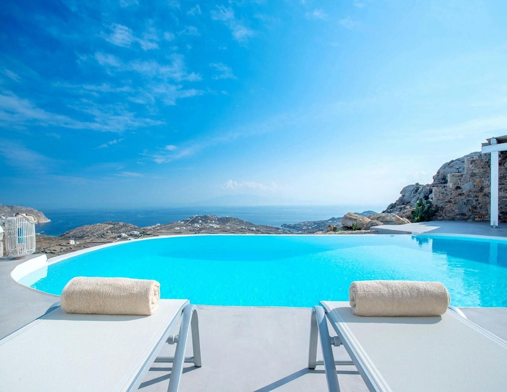 Elegant Villa With View