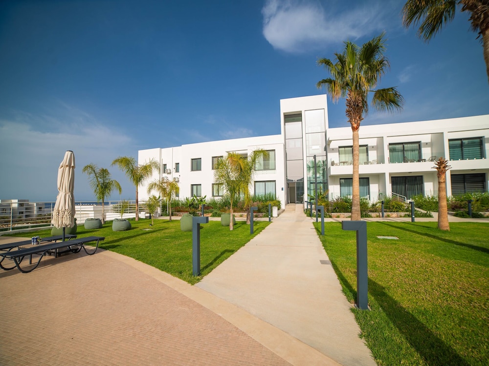 Homely and Convenient Apartment With Lovely sea View