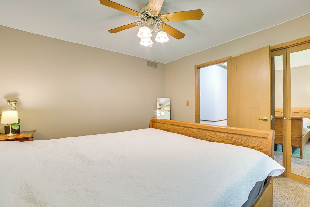 Dock Access + Nearby Beach: Higgins Lake Retreat!
