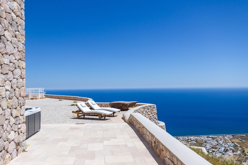 Enastron Suites