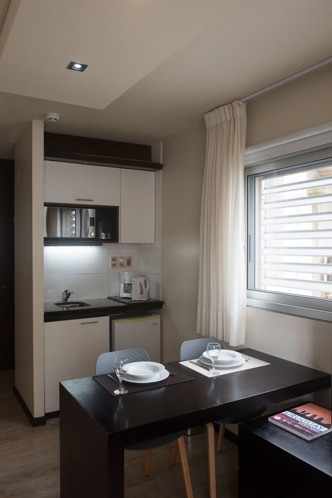 27 Suites Apart Hotel