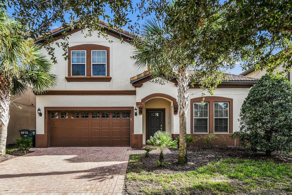 Ultimate 8BR Family Fun in Resort Near Disney!