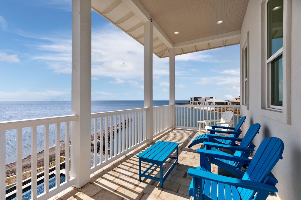 Ahh Da Sea - Waterfront, Backyard Ramp To Jetty & Laguna 3 Bedroom Home