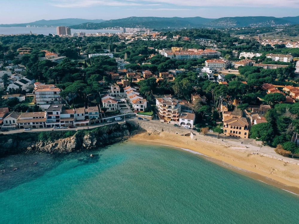 Charming Apartment in La Fosca Beach